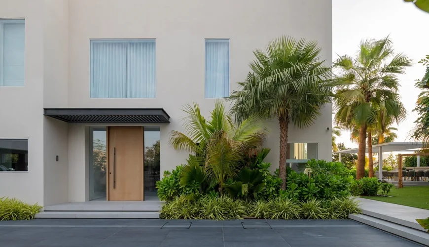 Why Pools And Landscaping Work Best Designed As One Story
